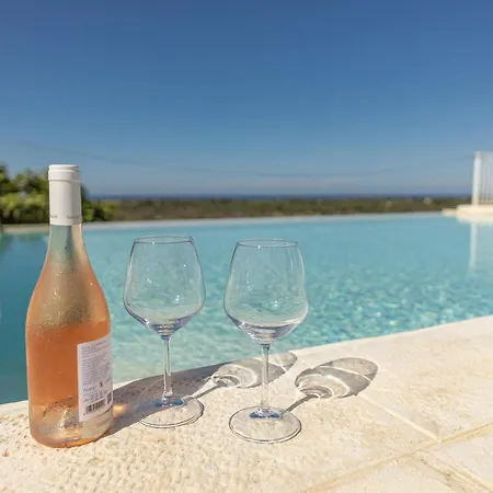 Alba Chiara Villa Serranova