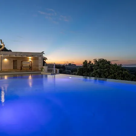 Alba Chiara Вилла *